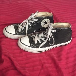 Converse Mid Tops